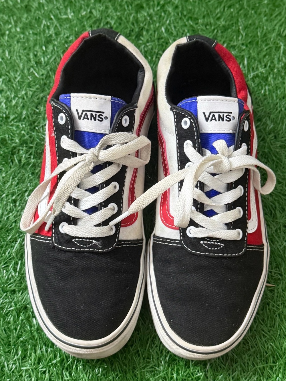 Vans Kids Low-Top Sneakers in Black, Red & Blue Size 5